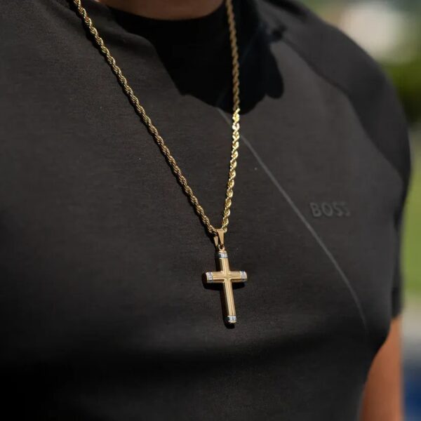 1743733567WhatsApp Image 2025-04-03 at 9.25.48 PM Dije Cruz Cuadros Oro Laminado 18k