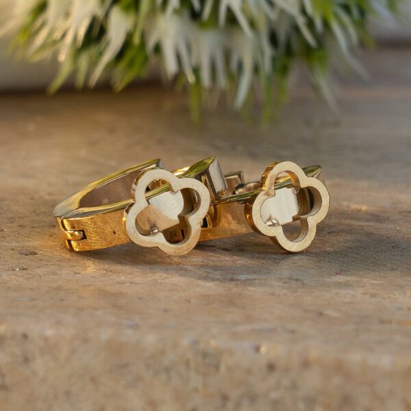 Set x3 Pares de Aretes Trilogía en Oro Laminado 18k – Estilo, Brillo y Versatilidad