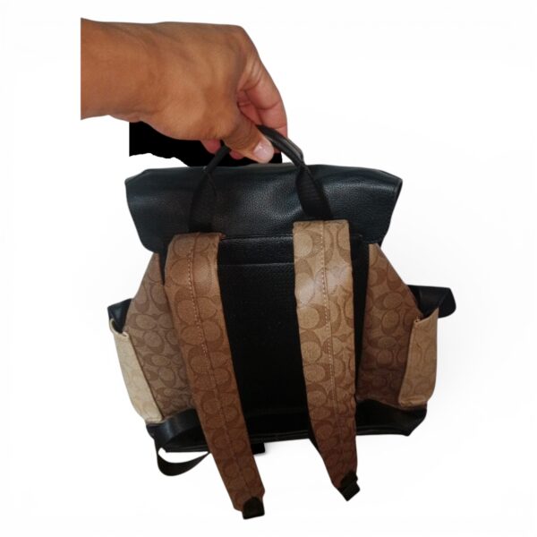 Bolso Tipo Coach Café | Estilo Clásico y Calidad Premium