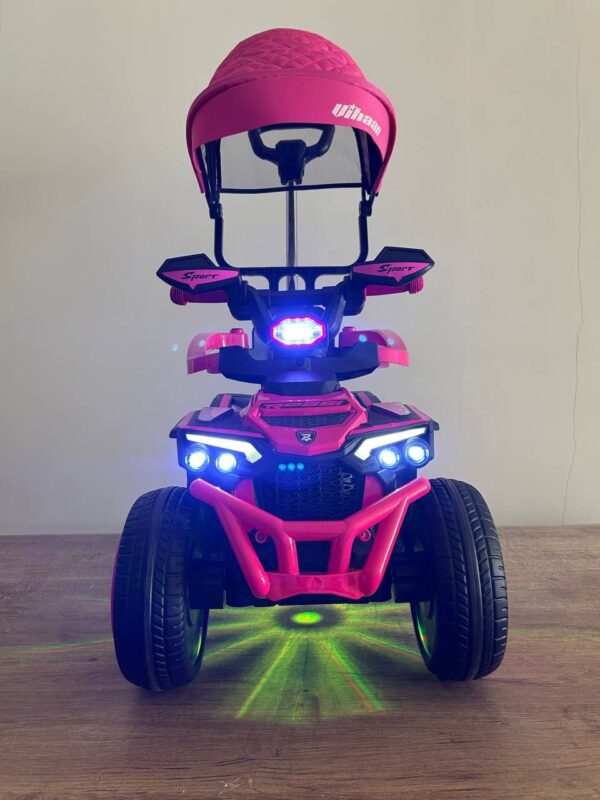 Crea una imágen para un anuncio publicitario con la siguiente informaciónCrea una imágen para un anuncio publicitario con la siguiente información Cuatrimoto Eléctrica para Niños con Doble Motor y Control Remoto