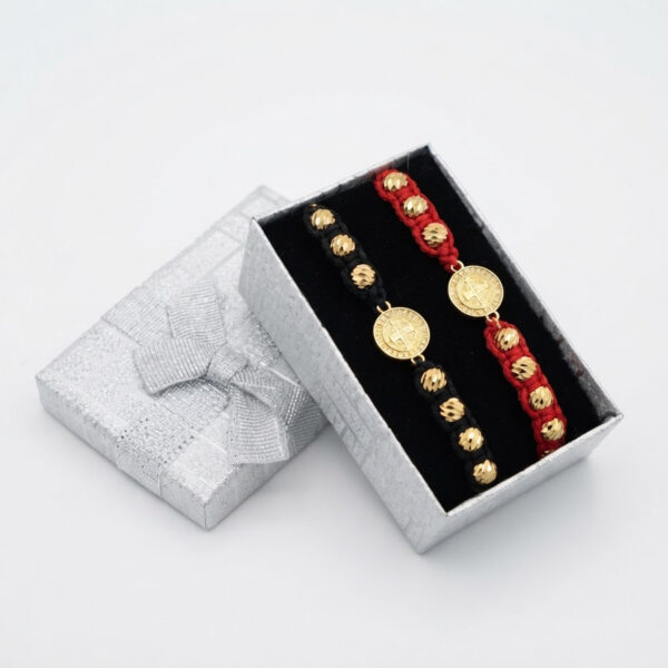 Dúo de Pulseras San Benito Protección Oro Laminado 18K | Fe y Amor