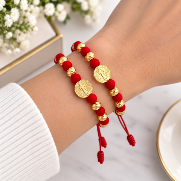 85564cef-f42f-425d-877f-de9ba762e973.png Pulsera San Benito Protección Oro Laminado 18K | Fe y Amor