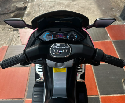 MOTO NMAX PARA NIÑOS Moto Eléctrica Infantil Enmax 12V Negra