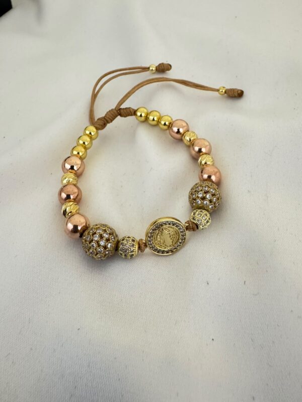Pulsera San Benito Oro Rosa con Balines y Bola de Fuego Oro Laminado 18K | Fe y Elegancia