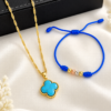 Cadena Singapur Dama 45 cm + Dije Trébol Azul + Pulsera Hilo Azul con Balines Tres Oros Oro Laminado 18K